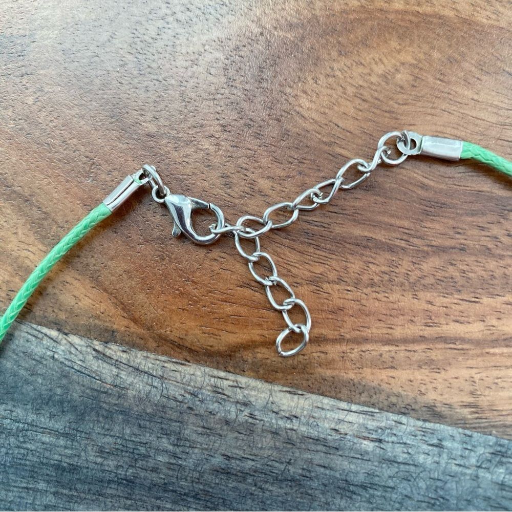 Shark Tooth Necklace Green String Bead - Picture 5 of 5